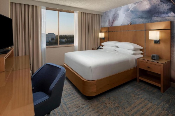 Delta Hotels by Marriott Santa Clara Silicon Valley image 11